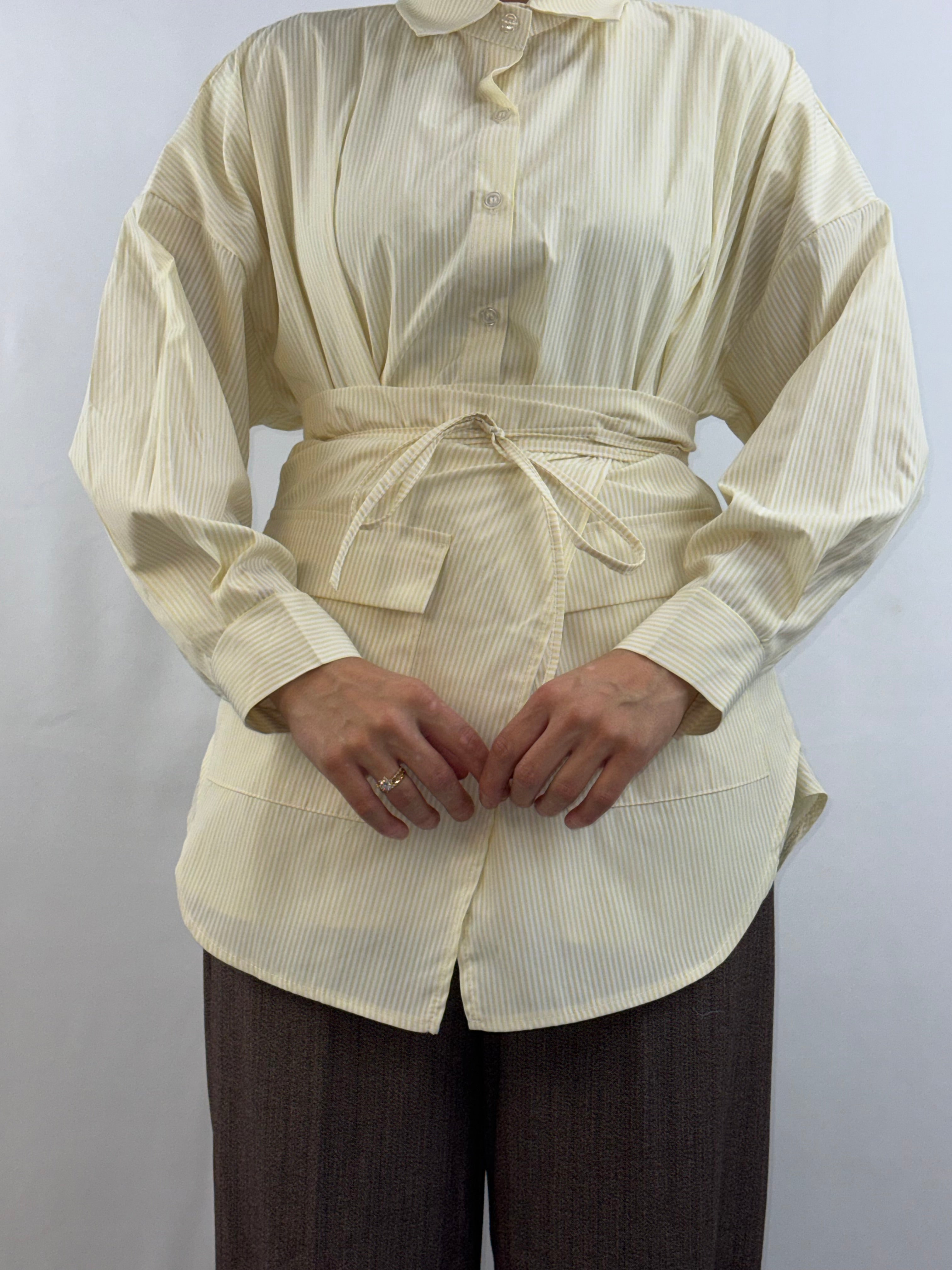 Oversized Streifenbluse mit Taillengürtel & Utility-Details