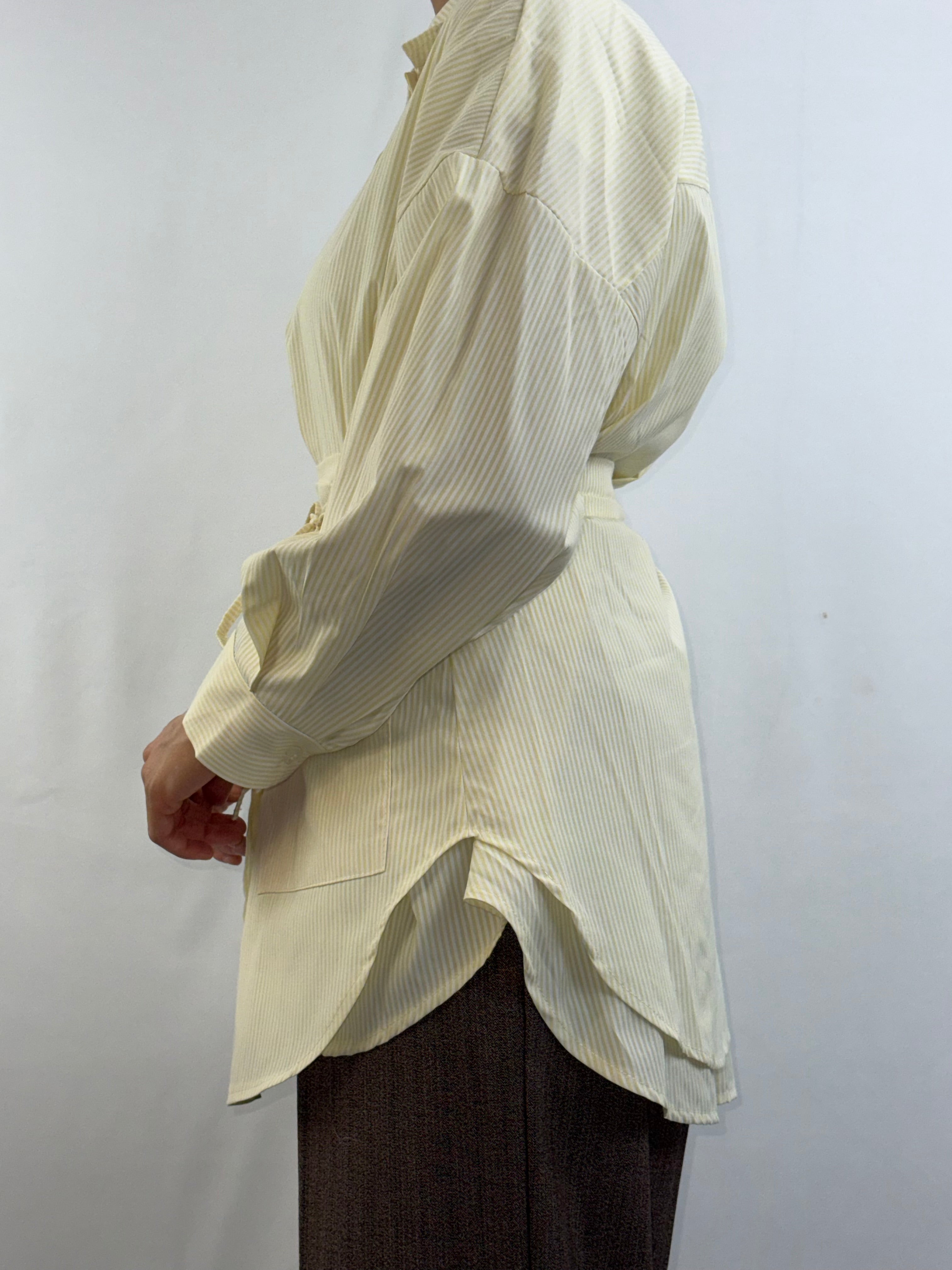 Oversized Streifenbluse mit Taillengürtel & Utility-Details