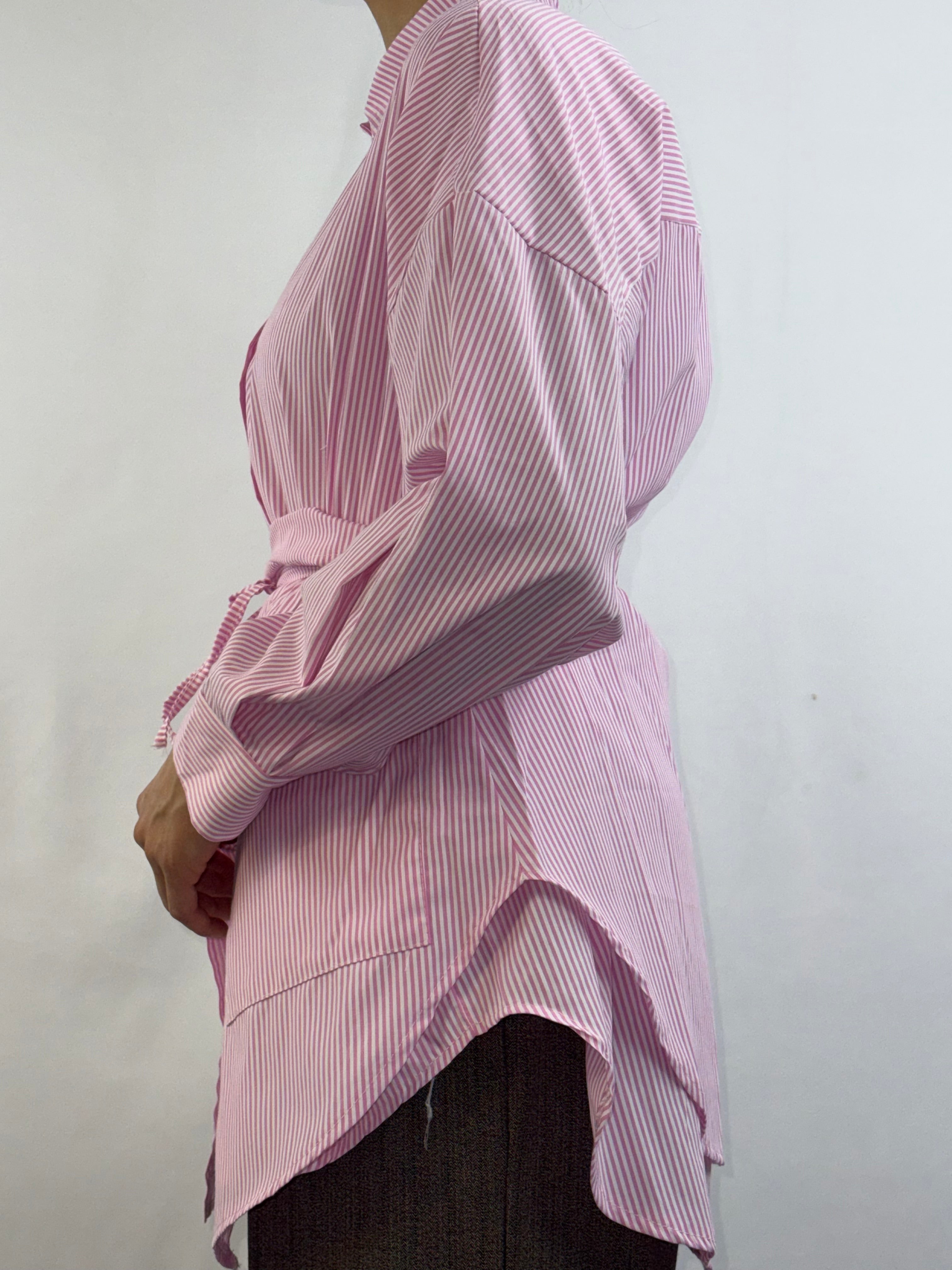 Oversized Streifenbluse mit Taillengürtel & Utility-Details