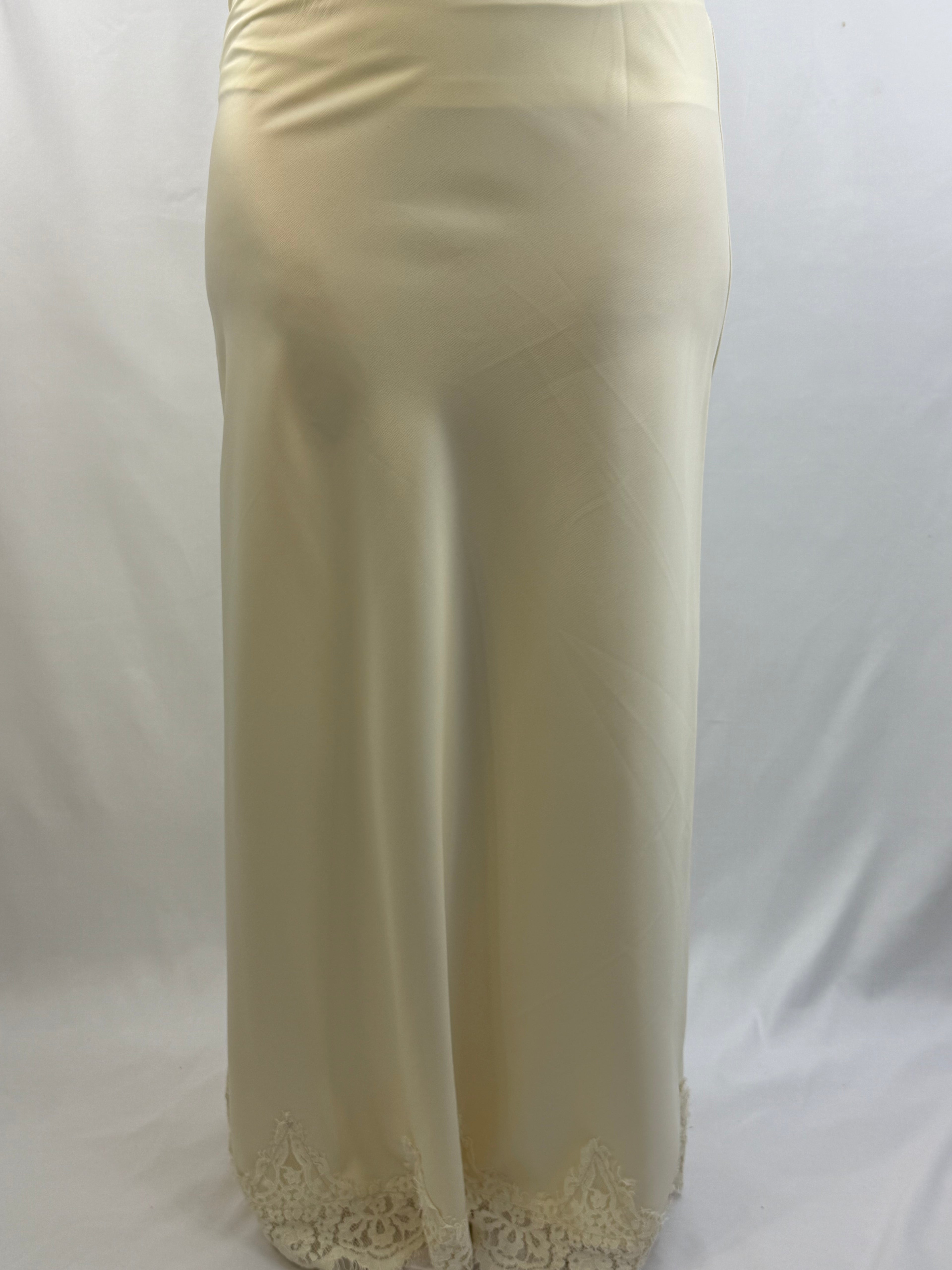 Eleganter Satin-Maxirock mit Spitzenbordüre