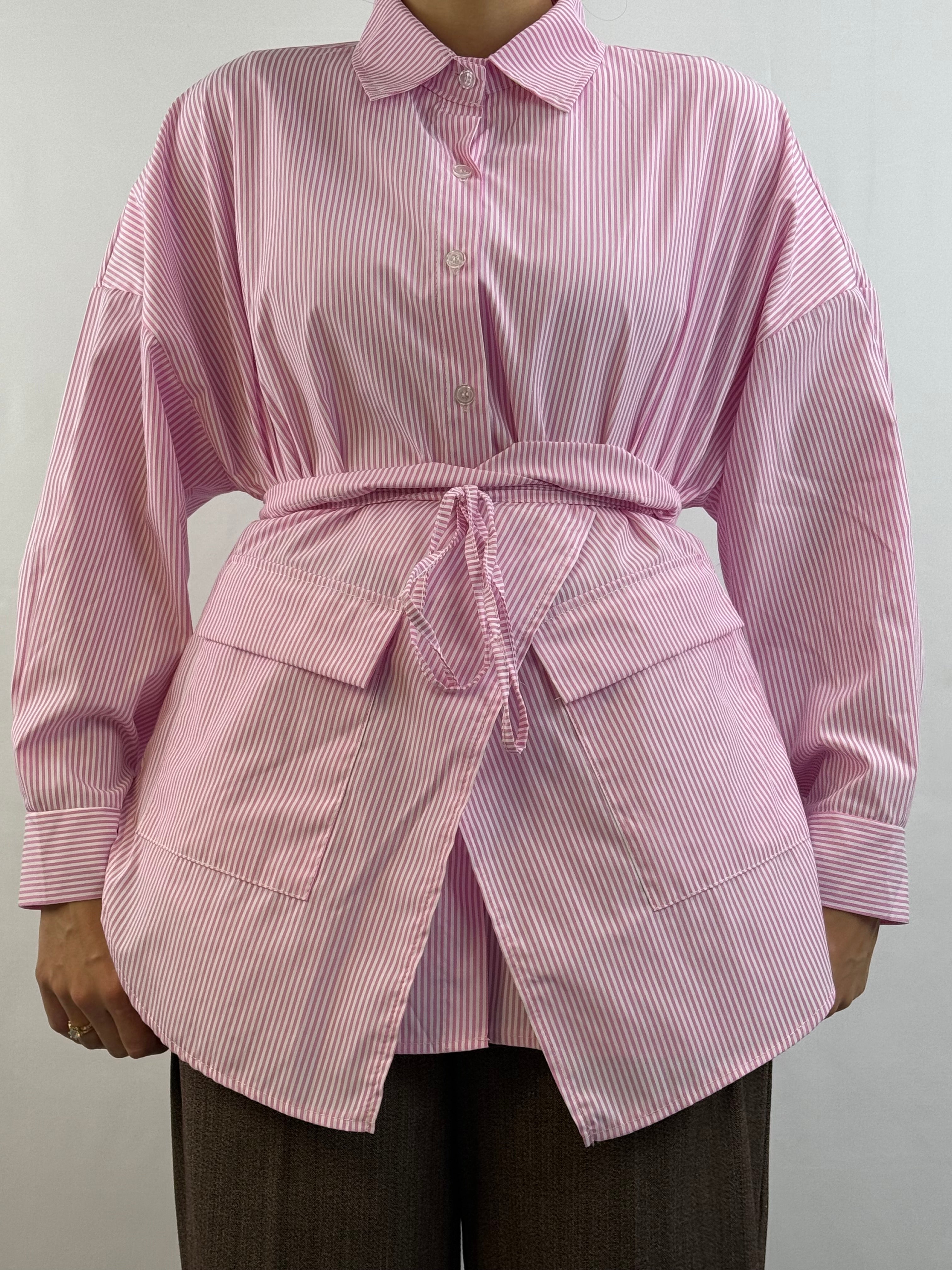 Oversized Streifenbluse mit Taillengürtel & Utility-Details